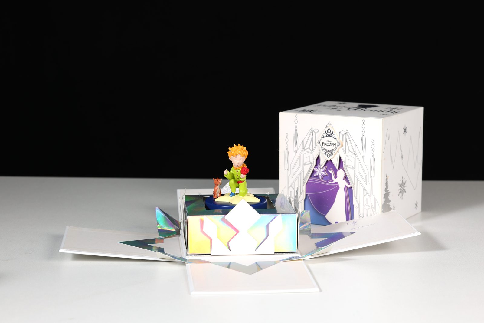 Winter Snowflake Theme Gift Box