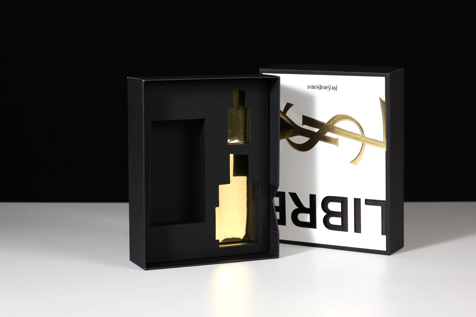 Lipstick-Shaped Gift Box
