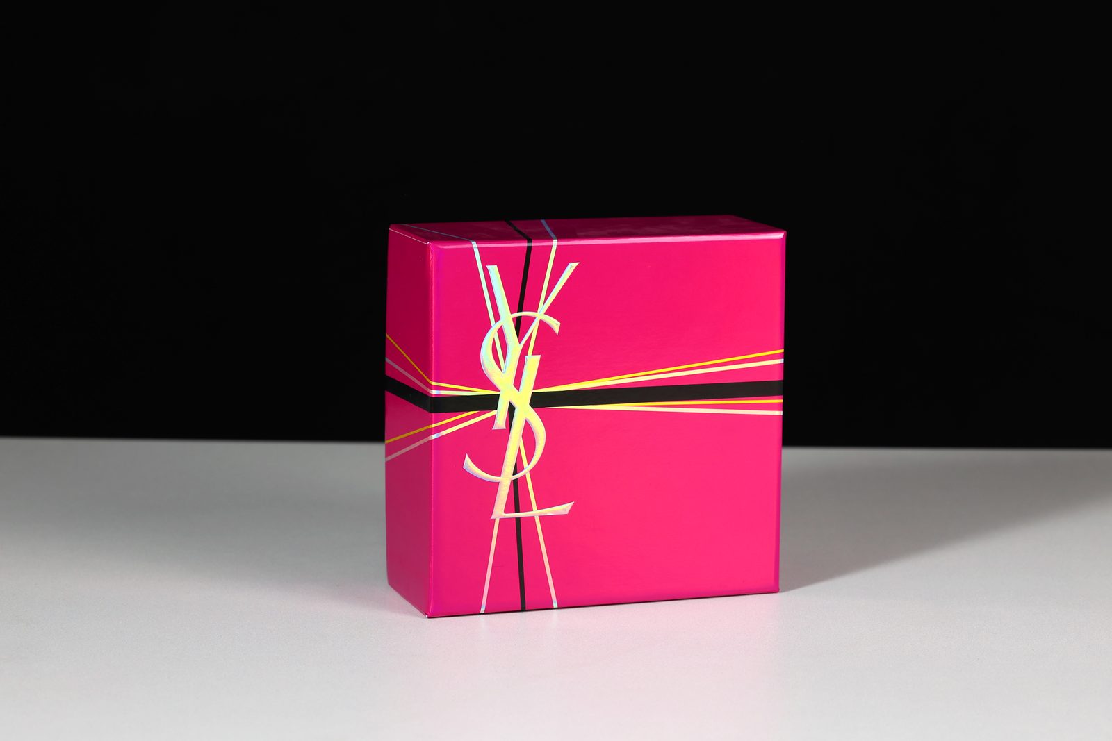 Holographic Lid and Base Box